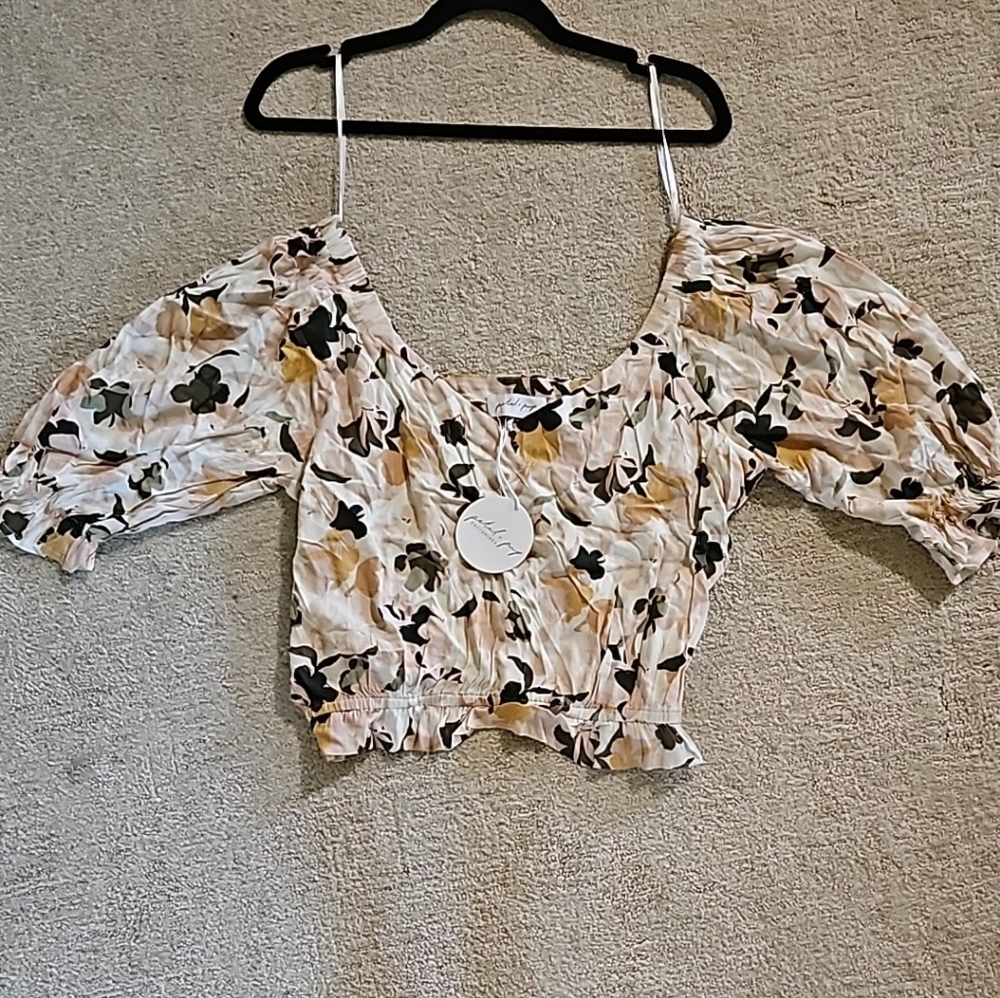 Cream and Black Puff Sleeve Crop Blouse